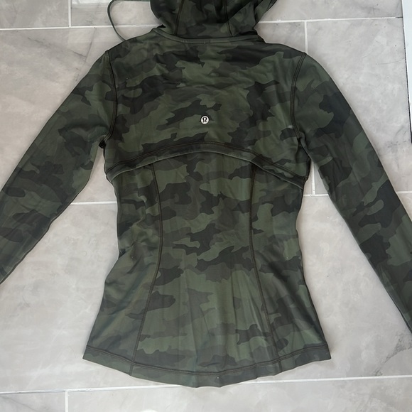 Lululemon Hooded Nulu Define Jacket Camo - Picture 3 of 4